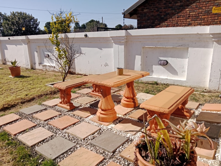 4 Bedroom Property for Sale in Flamingo Park Free State